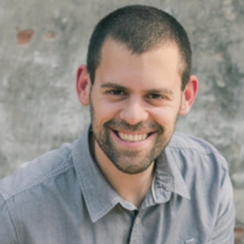 A sosem látott képeslapok varázslója